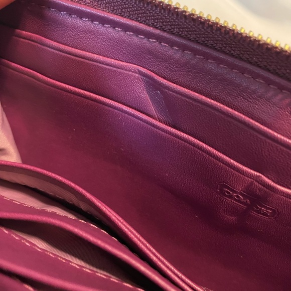 Coach brand purple wristlet - Picture 4 of 6